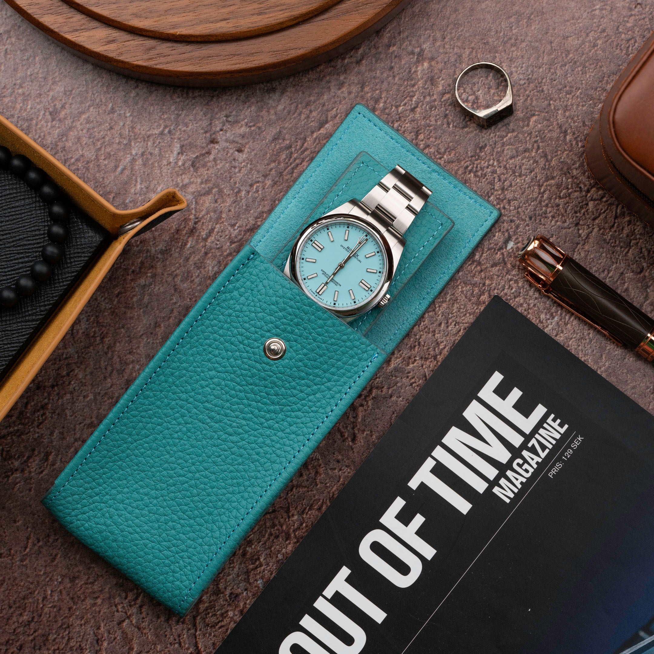 iflw_Teal-Leather-Watch-Pouch_green-blue_ls6